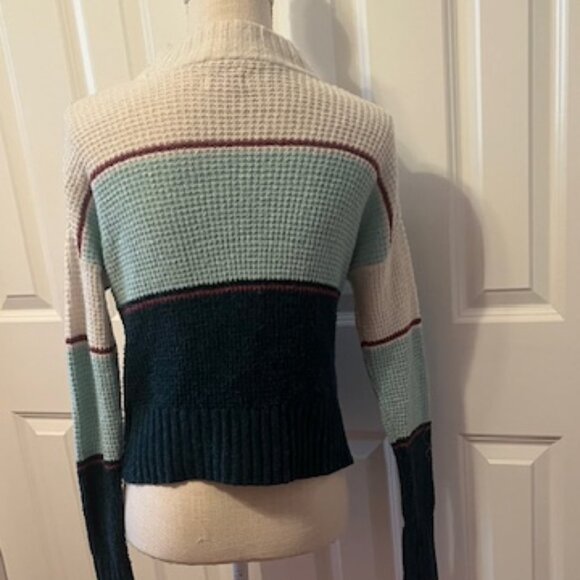 SO Colorblock Waffle Knit Sweater - Picture 9 of 16